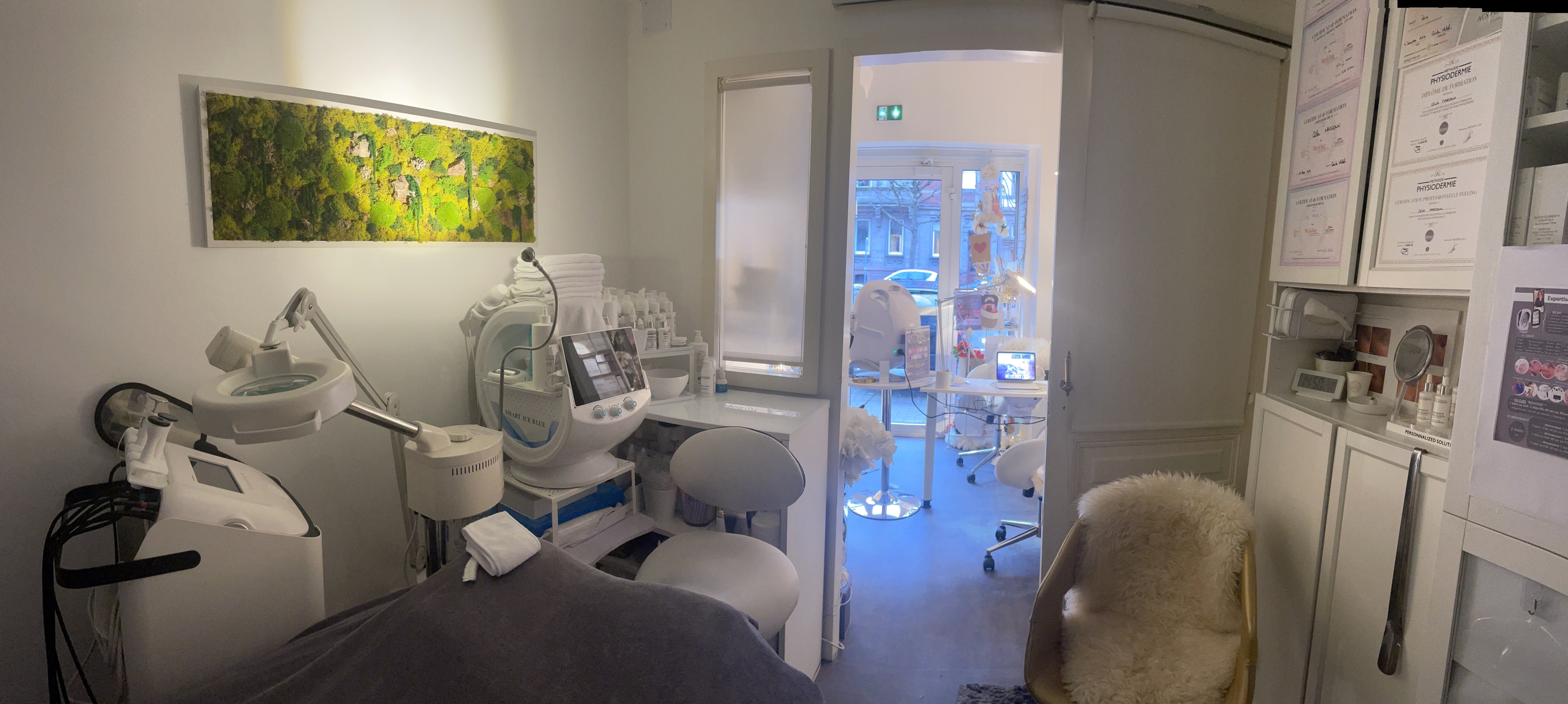 "des soins technologiques et experts pour une peau en parfaite santé."